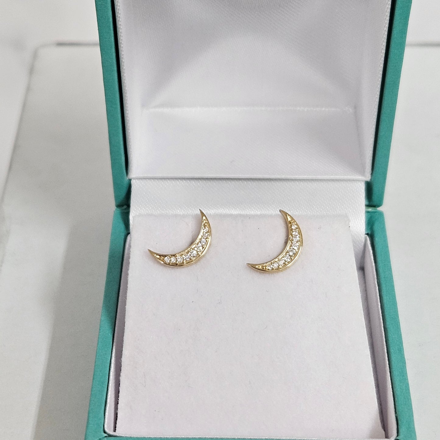 Natural Diamond Crescent Moon Earring/Half Moon Earring/14K ,18K Gold Diamond Small Crescent Stud Earring/Single or Pair/Gifts for Her