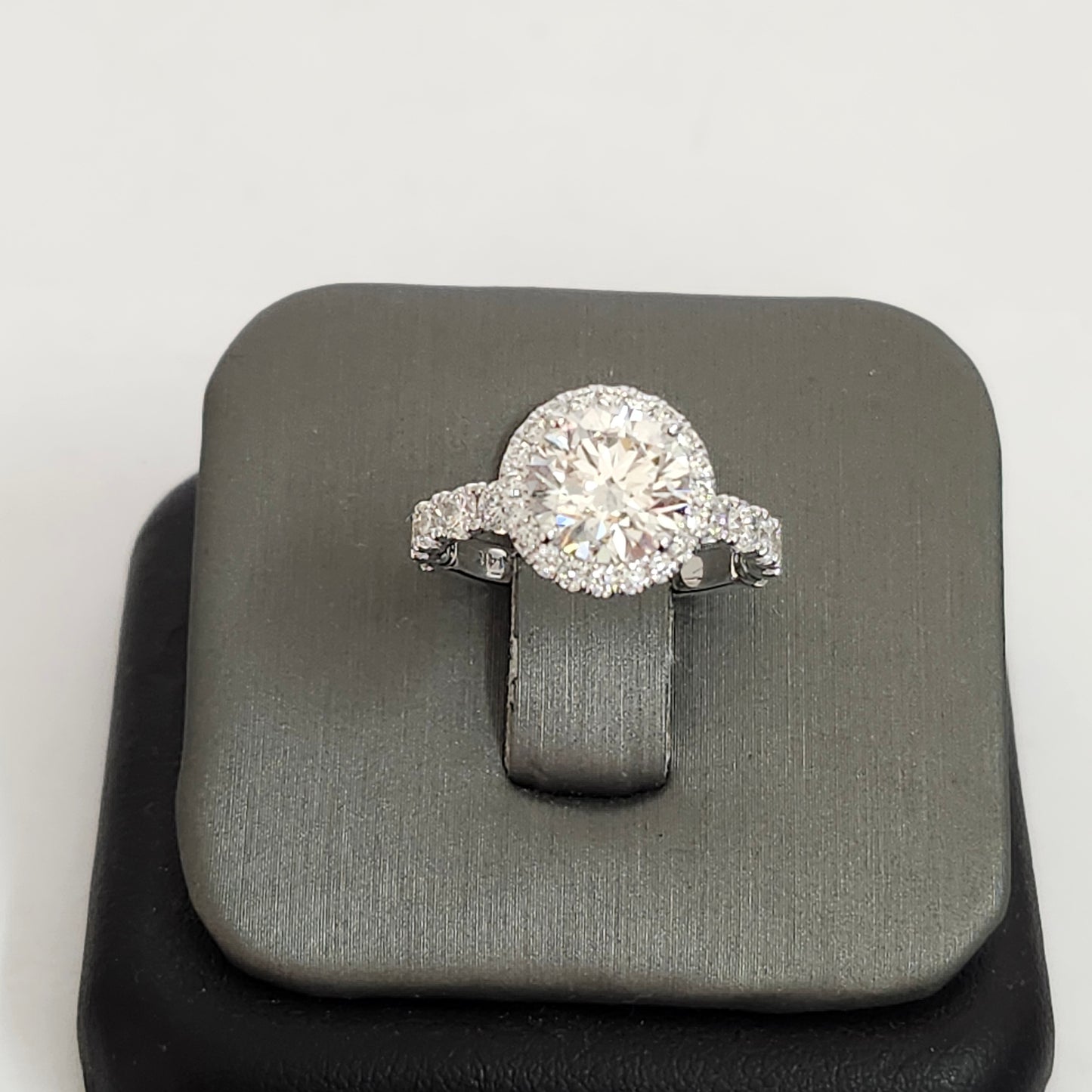 Diamond Engagement Ring/14K ,18K gold 2ct Center Lab Diamond Halo Ring/Classic Halo Round Cut Bridal Ring/ Propose Ring/Anniversary gift