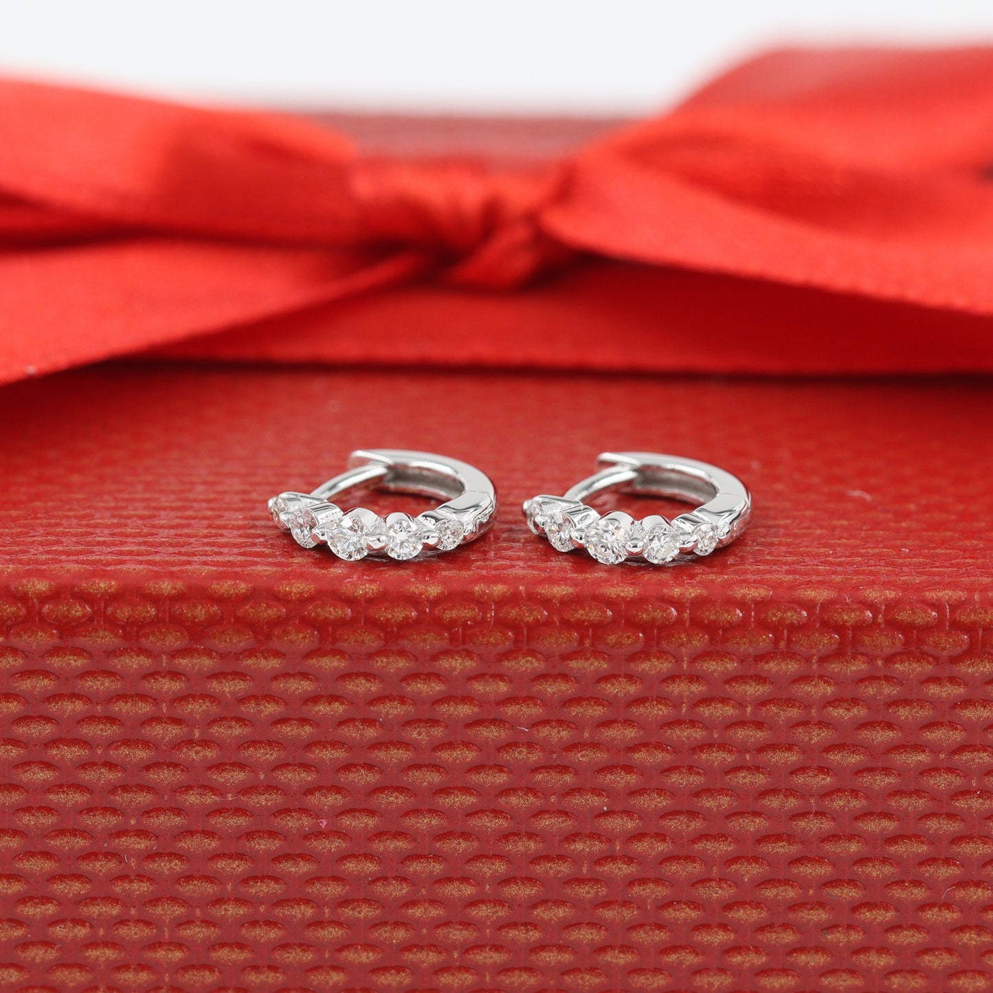 Single Prong Mini hoop earring/9mm Diamond Hoop Earring/Handmade Diamond Earring/Huggie Hoop Earring/Cartilage Hoop earring/Anniversary gift