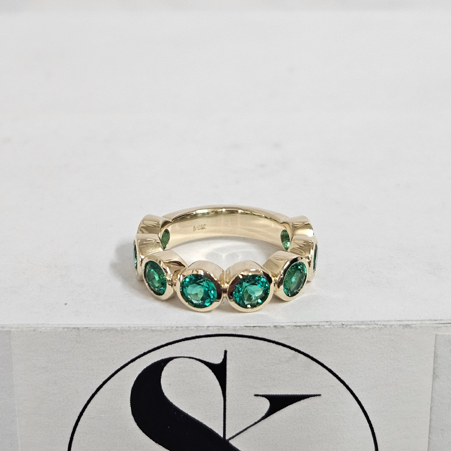 Bezel Setting Round Emerald Band/ Lab Round Emerald Wedding Ring/Anniversary gift Ring/Stackable  Band