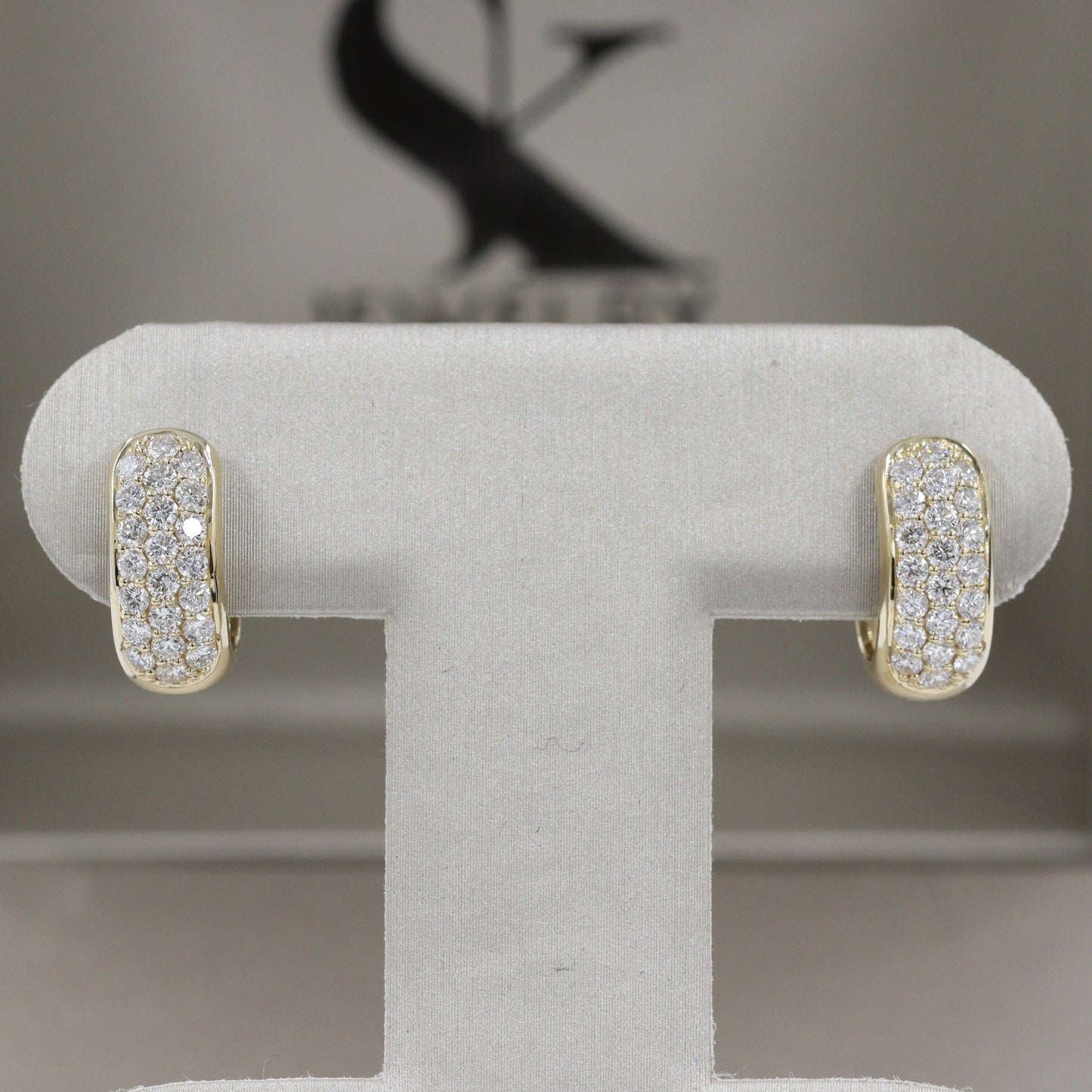 Diameter 15.5mm Diamond Huggies/ 14k Gold Diamond Huggie Hoops/ 6.5mmWidth Hoop Earrings/ Anniversary gift/ Gift for her