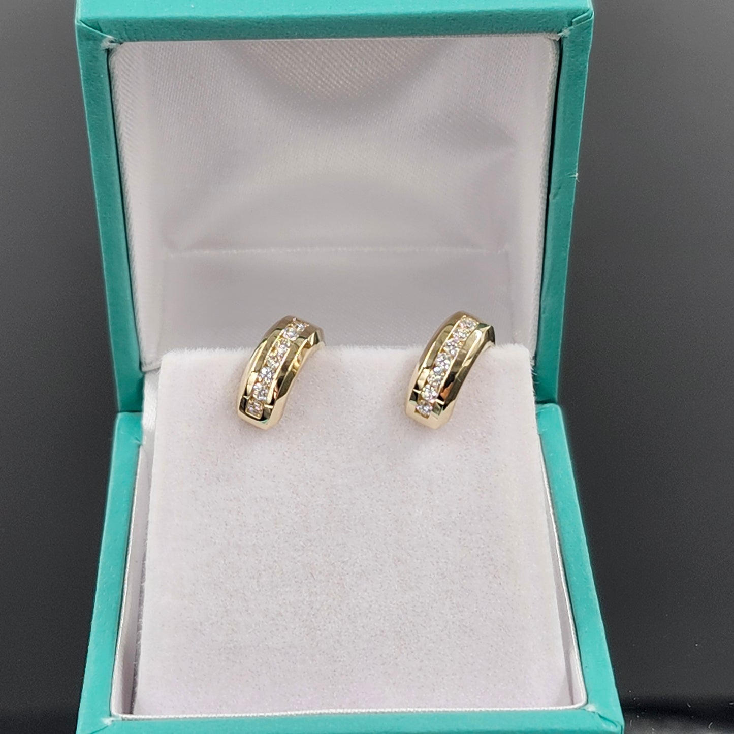 Diameter 11mm 0.24ct Diamond Earrings/4.5mmWidth Hoop Earrings/Diamond Huggies / 14k Gold Diamond Huggie Hoops/ Anniversary gift