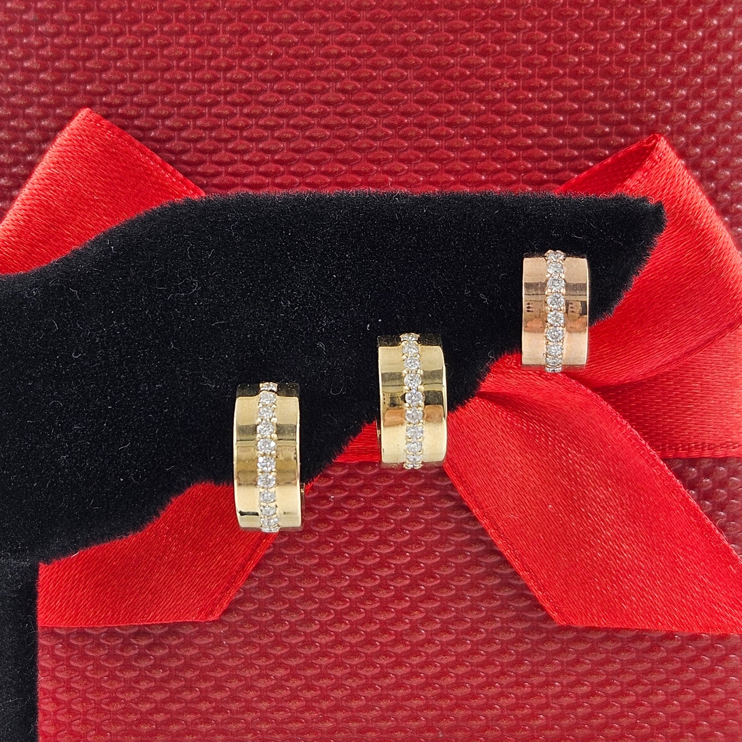 Diameter 10mm Natural Diamond Earrings/4.5mm Width Hoop Earrings/ Diamond Huggies / 14k ,18K Gold Diamond Huggie Hoops/ Anniversary gift