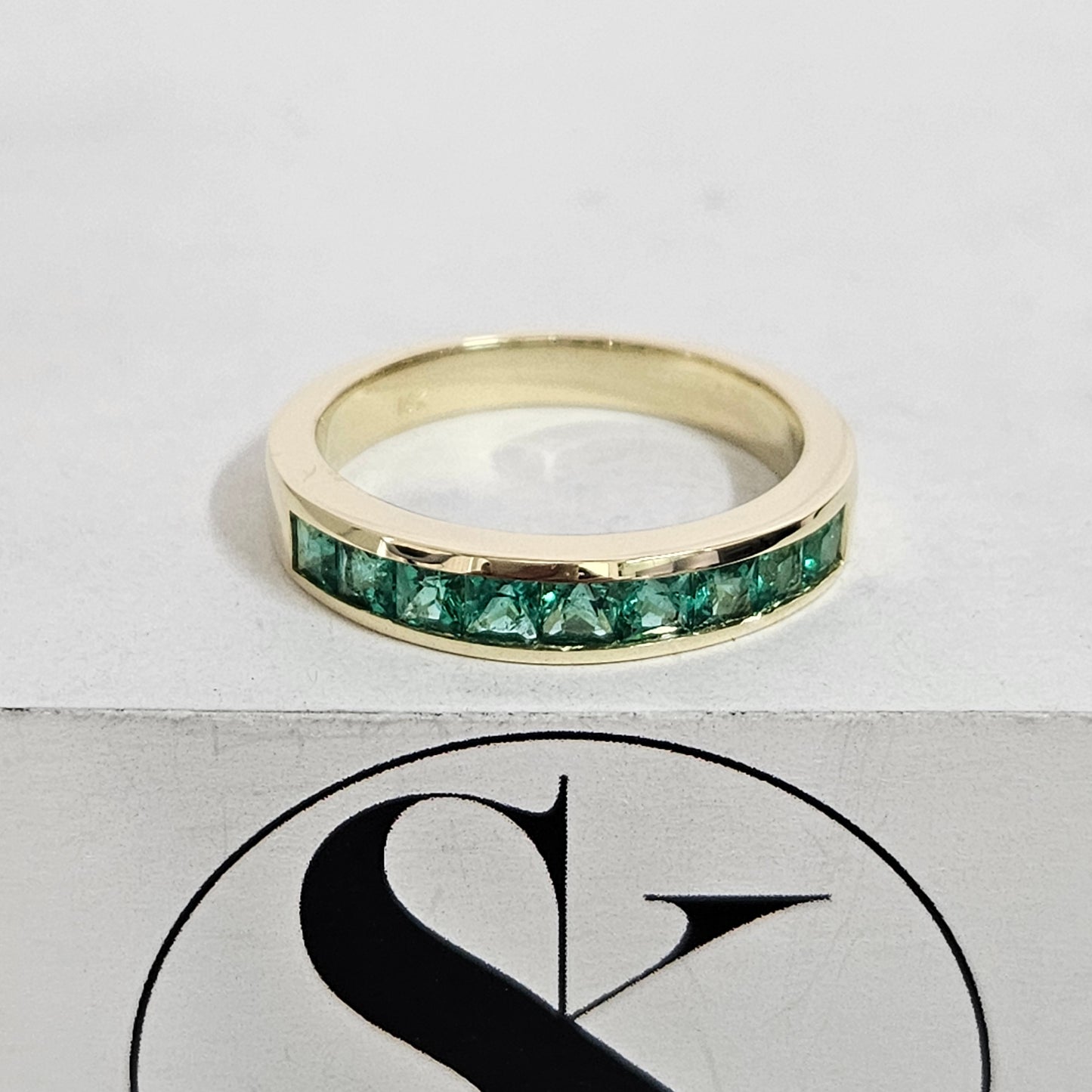 Half Eternity Natural Emerald Ring/Stackable Emerald Band/18K gold Green Emerald Half Eternity Ring/Gift for her/Anniversary ring
