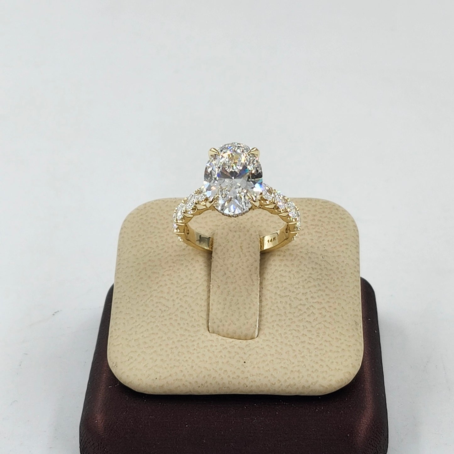 IGI Certified Lab Grown Diamond Engagement Ring: 14K Gold Oval Halo Band - Anniversary gift