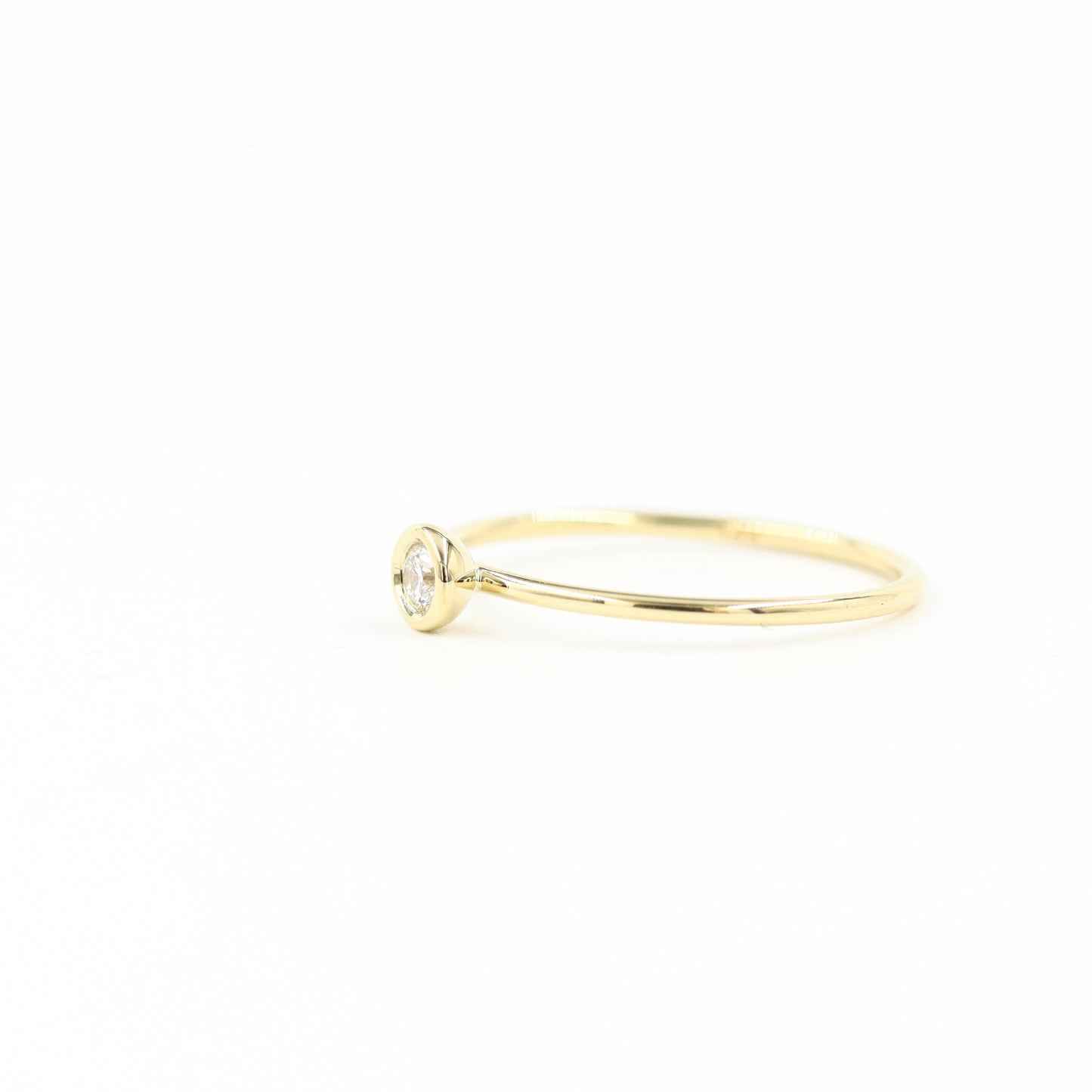 Round .07ctDiamond Bezel Ring/Simple Stack Ring/Stack Diamond Ring Natural Single Diamond Ring/Round Bezel Dainty Ring/Gift for her