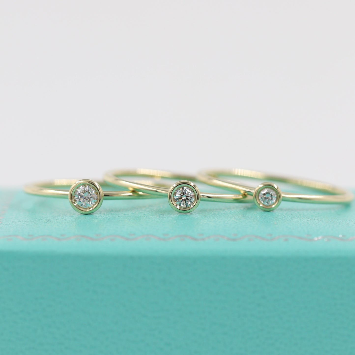 Round .07ctDiamond Bezel Ring/Simple Stack Ring/Stack Diamond Ring Natural Single Diamond Ring/Round Bezel Dainty Ring/Gift for her