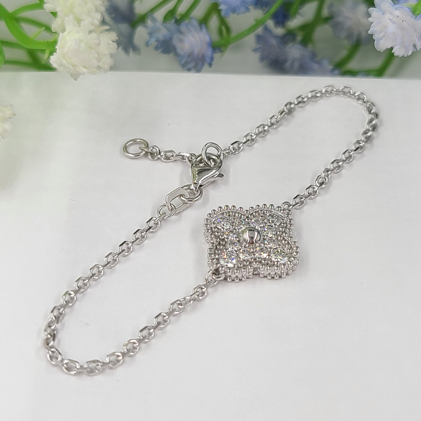 Diamond Clover Bracelet /Diamond Clover Charm Bracelet/ Solid 14k and 18K Gold/ Diamond Cluster Bracelet/ Anniversary Bracelet