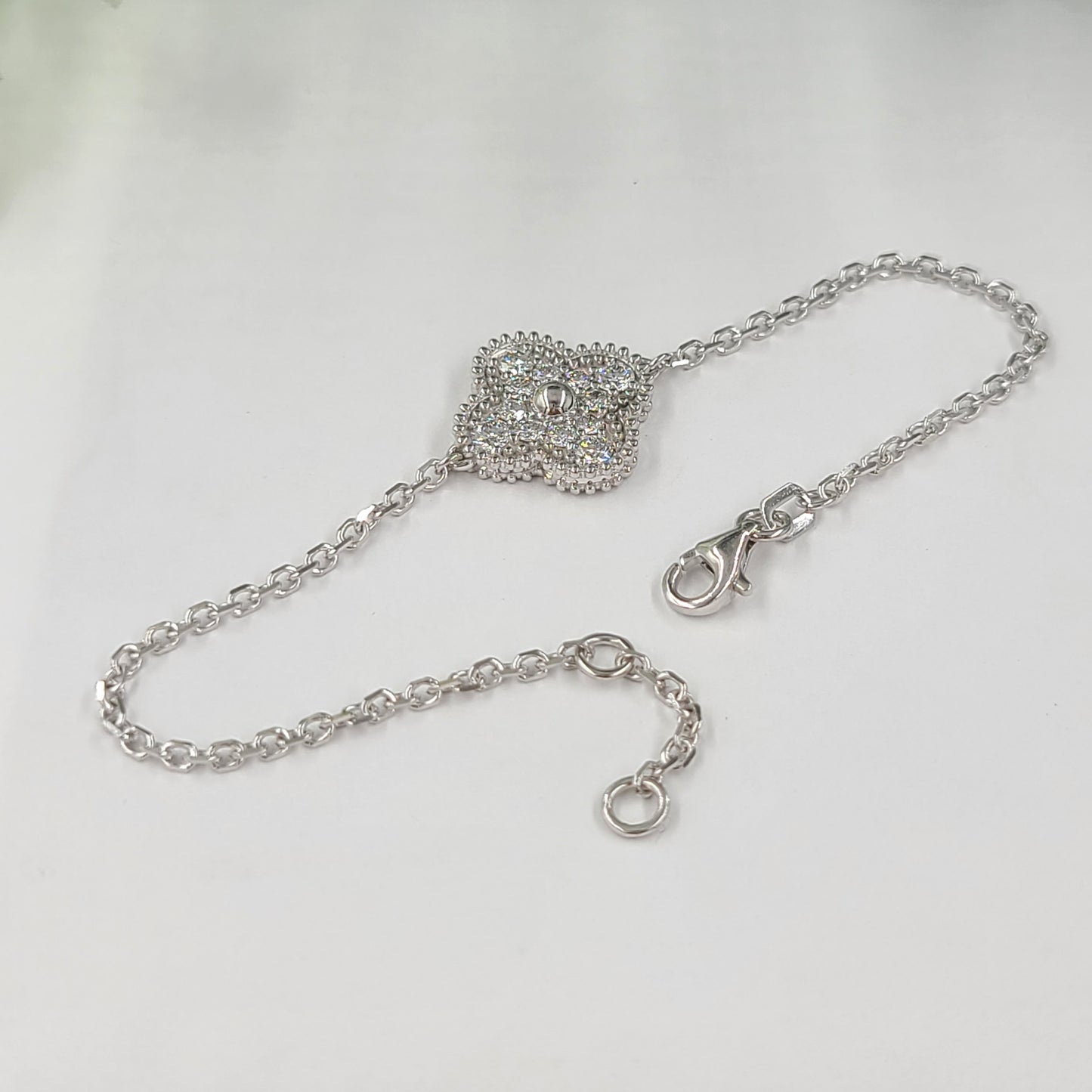 Diamond Clover Bracelet /Diamond Clover Charm Bracelet/ Solid 14k and 18K Gold/ Diamond Cluster Bracelet/ Anniversary Bracelet