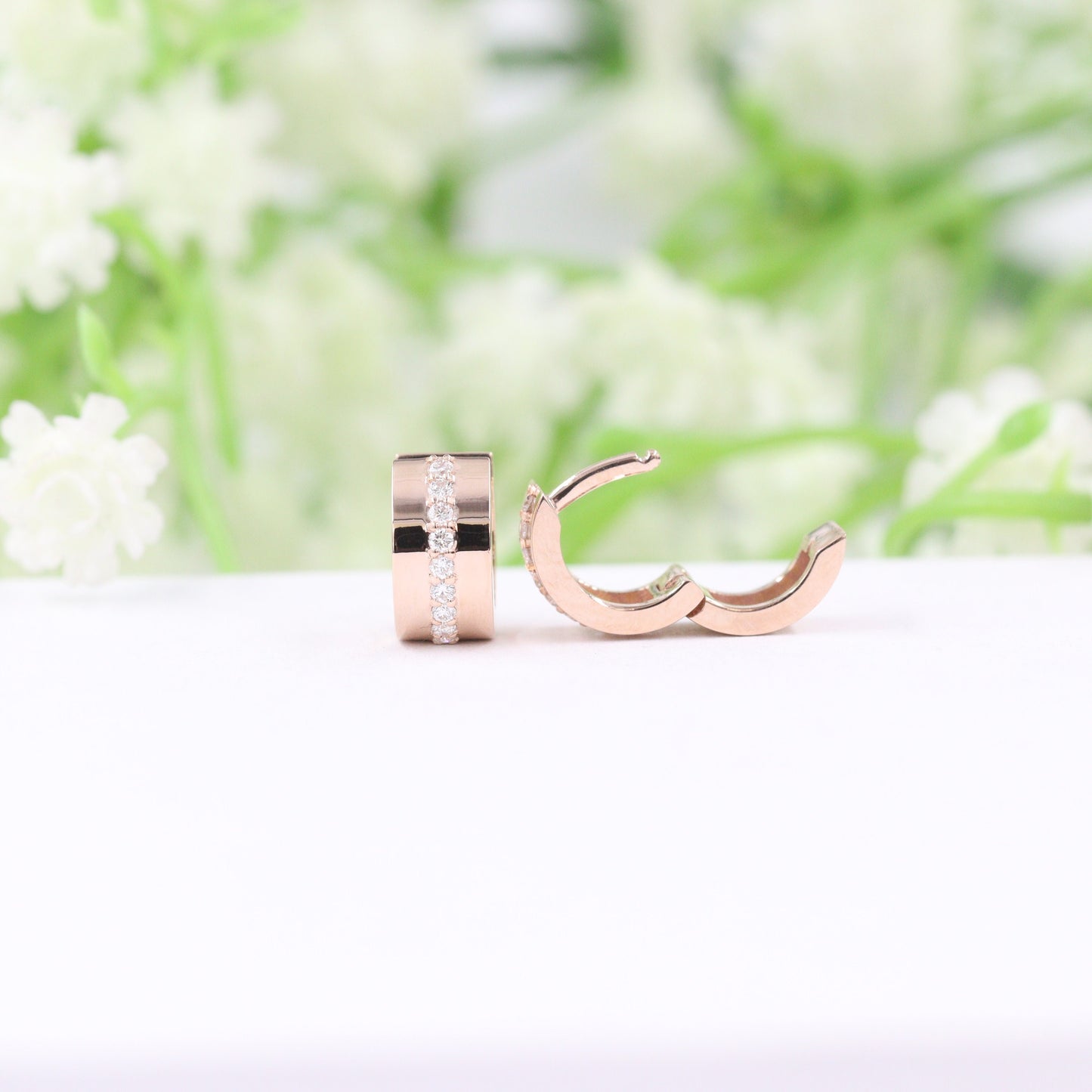 Diameter 9.3mm Natural Diamond Earrings/4.5mm Width Small Hoop Earrings/14k,18K Gold Diamond Huggie Hoops/Cartilage Hoops/Anniversary Gift