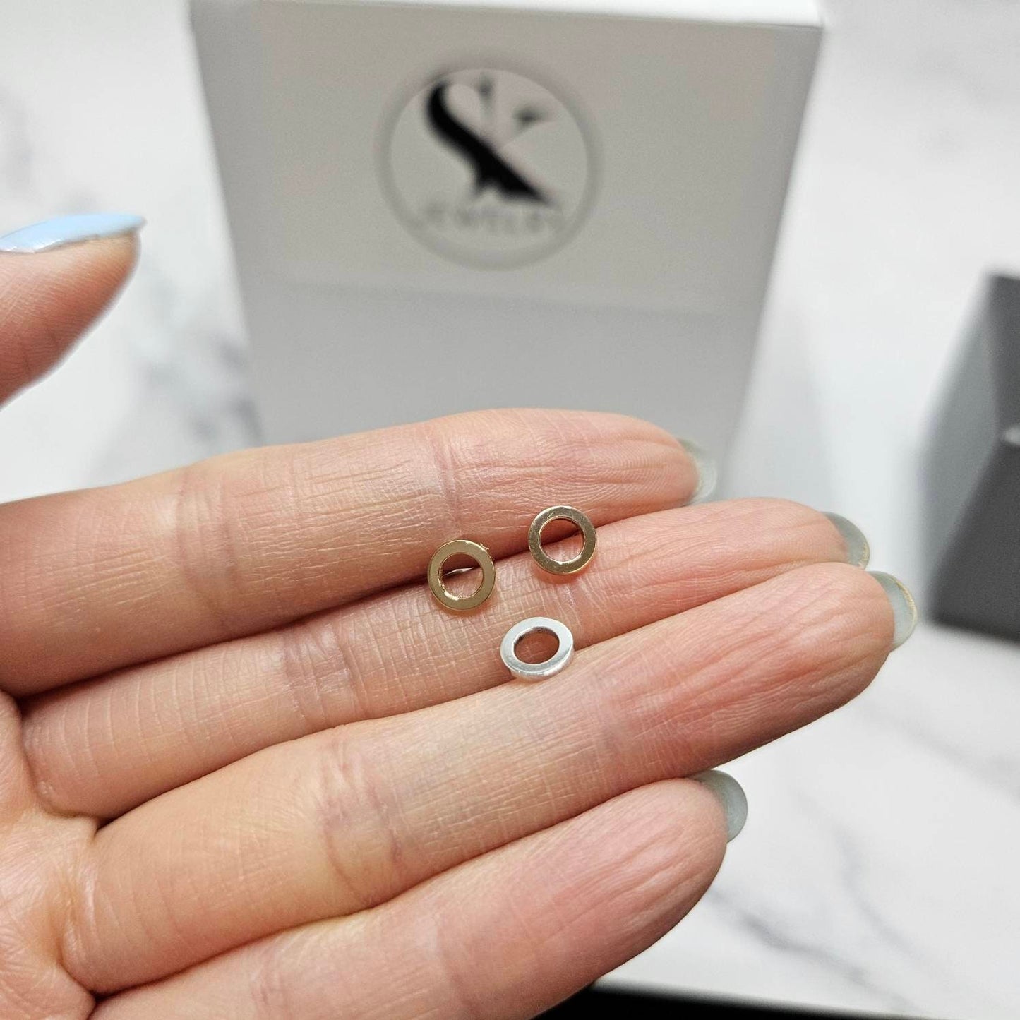 Gold Open Circle Earrings/14K,18K gold Stud Single or Pair Earring/ Gifts for her/ Anniversary gift