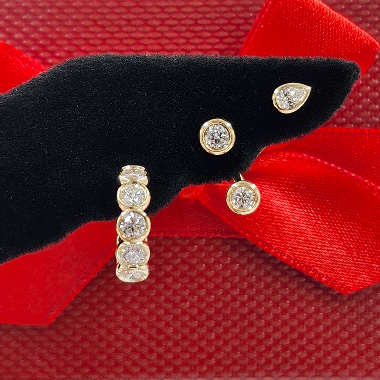 1ct Diamond Huggies Bezel Hoop Earring/Round Natural Diamond Bezel Hoop Earring/14K gold ,18K gold Hoop Diamond Earring/Anniversary gift