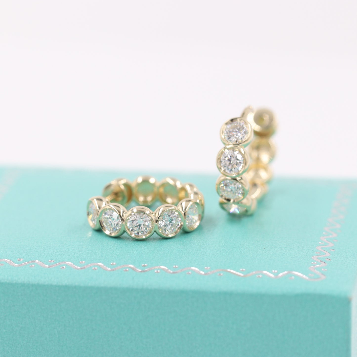 1ct Diamond Huggies Bezel Hoop Earring/Round Natural Diamond Bezel Hoop Earring/14K gold ,18K gold Hoop Diamond Earring/Anniversary gift