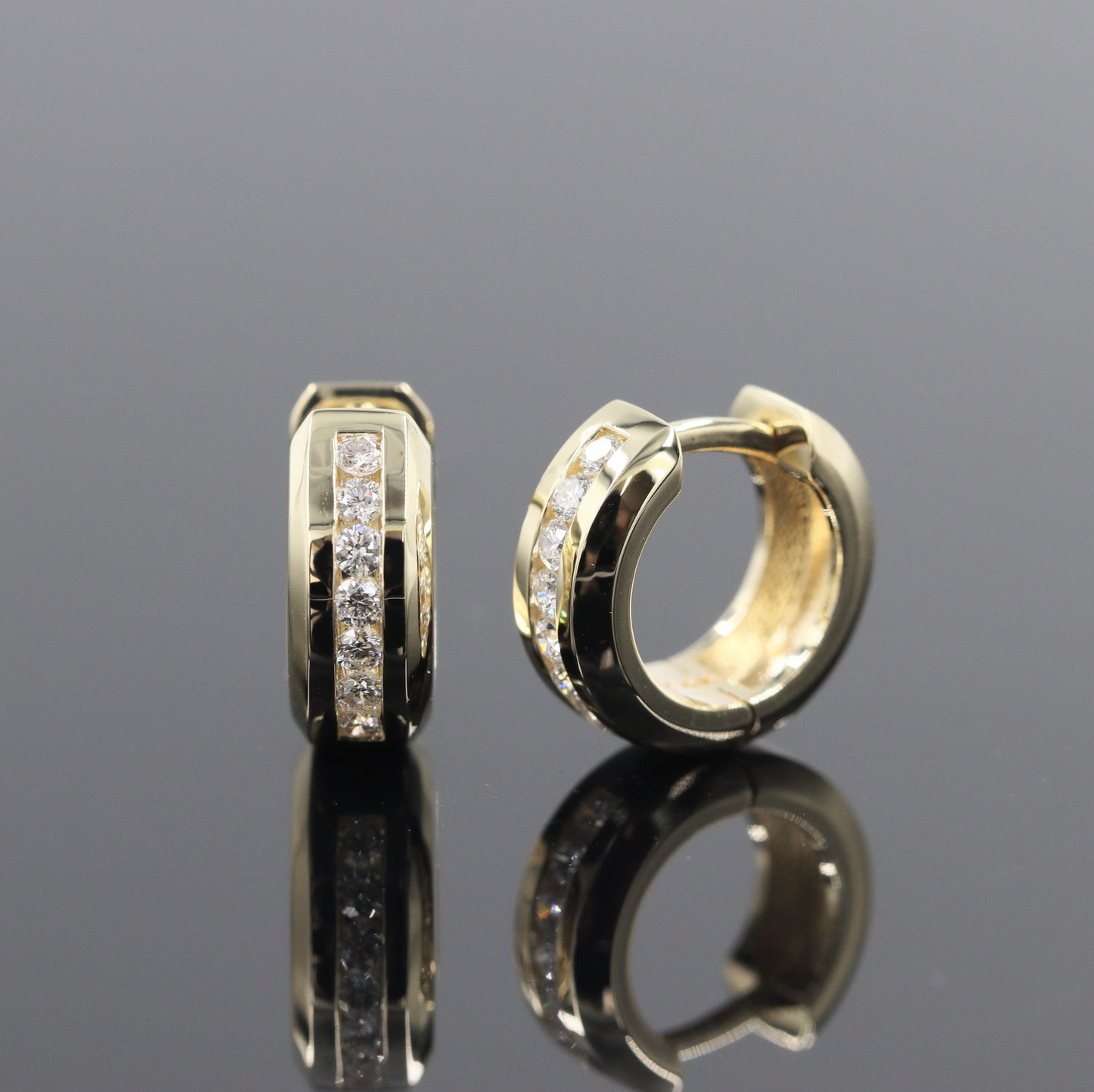 Diameter 11mm 0.24ct Diamond Earrings/4.5mmWidth Hoop Earrings/Diamond Huggies / 14k Gold Diamond Huggie Hoops/ Anniversary gift