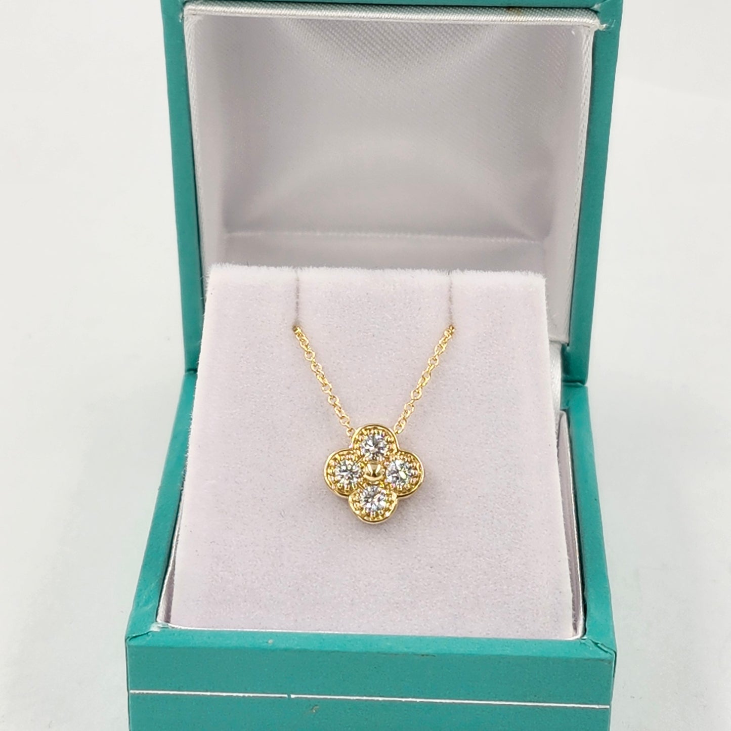 Natural Diamond Clover Pendant/Small Clover Charm Necklace/Diamond Necklace/Solid 14K and 18K Gold/Diamond Cluster Necklace/Anniversary Gift