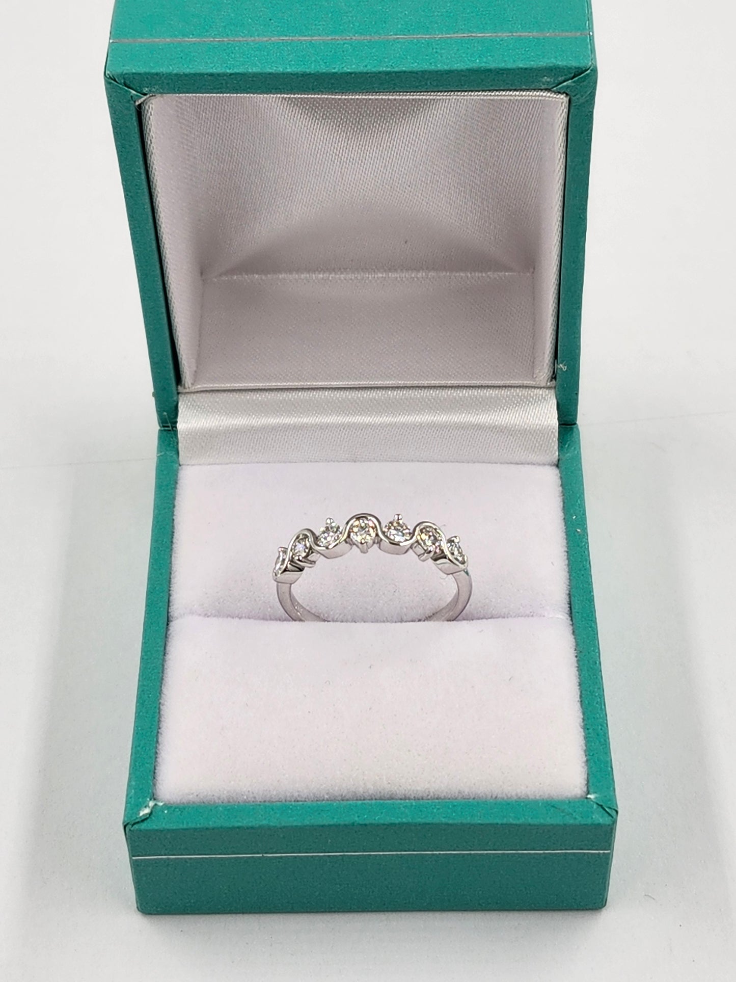 Natural Diamond Ring/Stackable Diamond Ring/Platinum,14K,18K gold Round Diamond wedding Band/Anniversary Gift