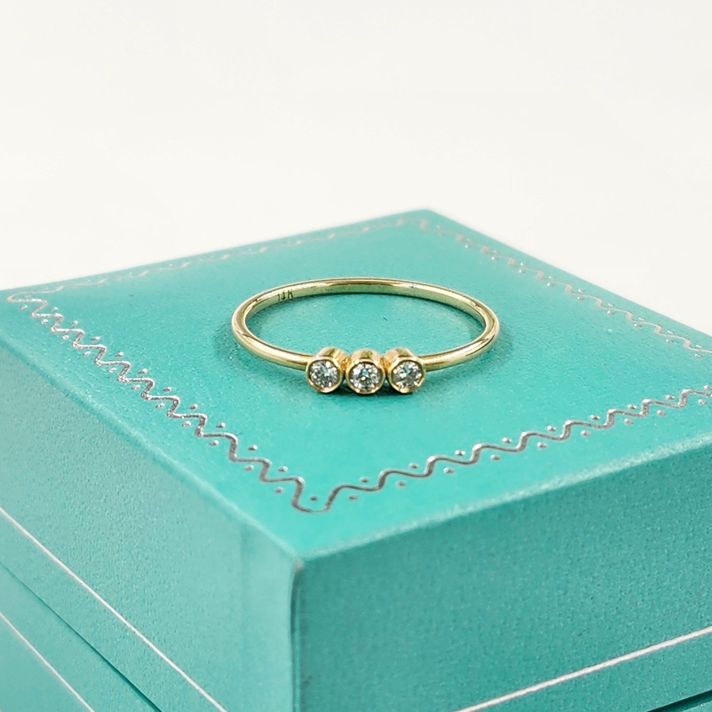 Stackable 0.1ct Natural Diamond Ring/Trio Diamond Ring/Dainty Three Stone Bezel Setting Ring/Bezel set diamond band/Promise Ring/Engagement Ring