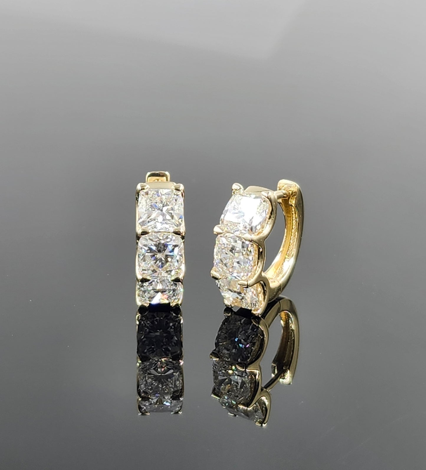 Lab Grown Diamond Cushion Cut Huggie Earring/ 4.3ct Cushion Cut Diamond Hoop Earring/ 14K,18K gold U-shape Diamond Earring/ Anniversary gift