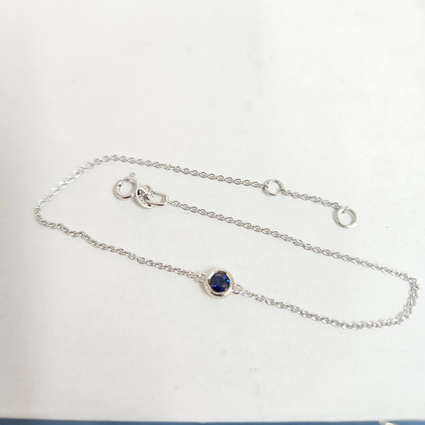 blue Sapphire Bezel Set Solitaire Bracelet/14K Gold blue Sapphire Bezel Set Bracelet/Dainty Gold Gemstone Bracelet/Anniversary gift