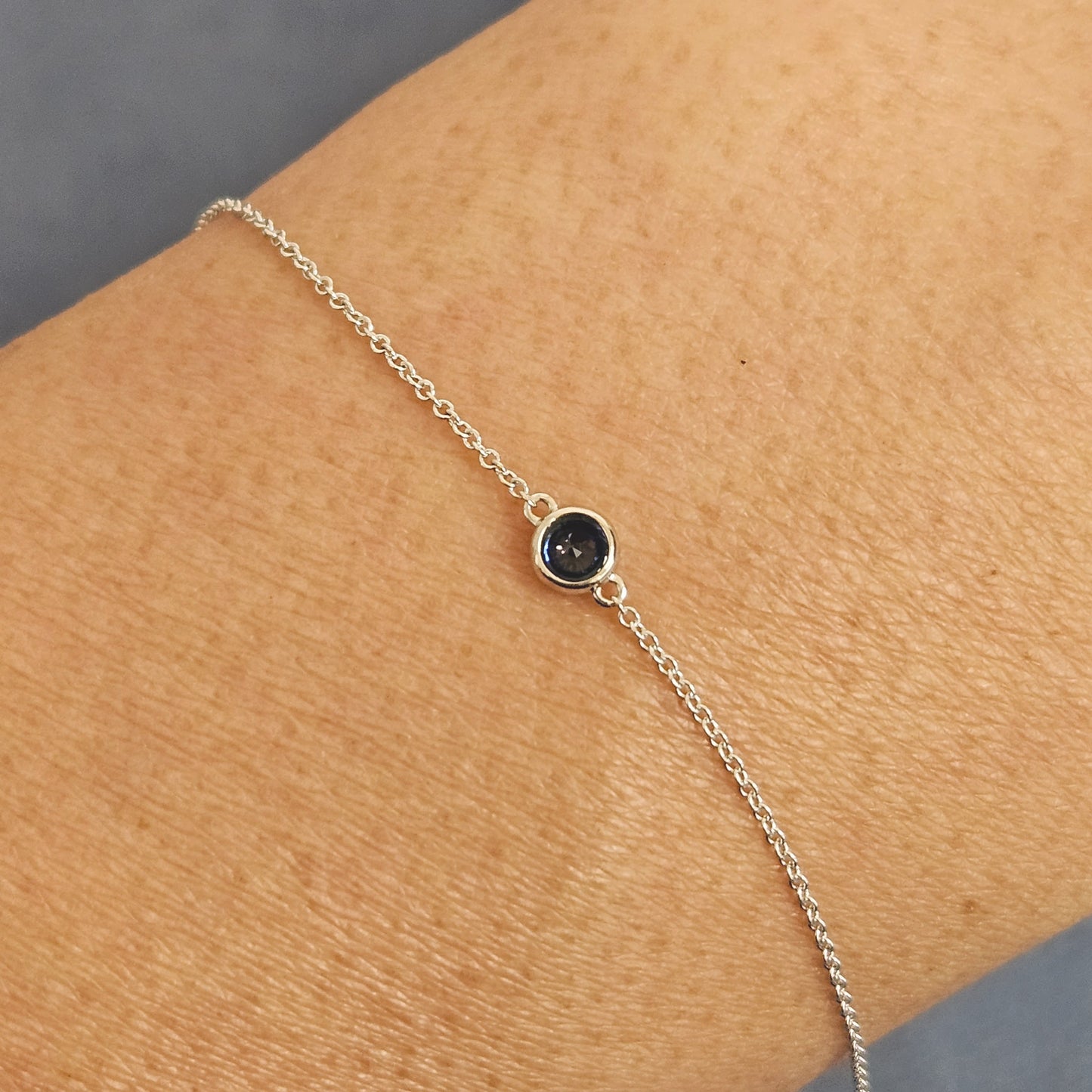 blue Sapphire Bezel Set Solitaire Bracelet/14K Gold blue Sapphire Bezel Set Bracelet/Dainty Gold Gemstone Bracelet/Anniversary gift