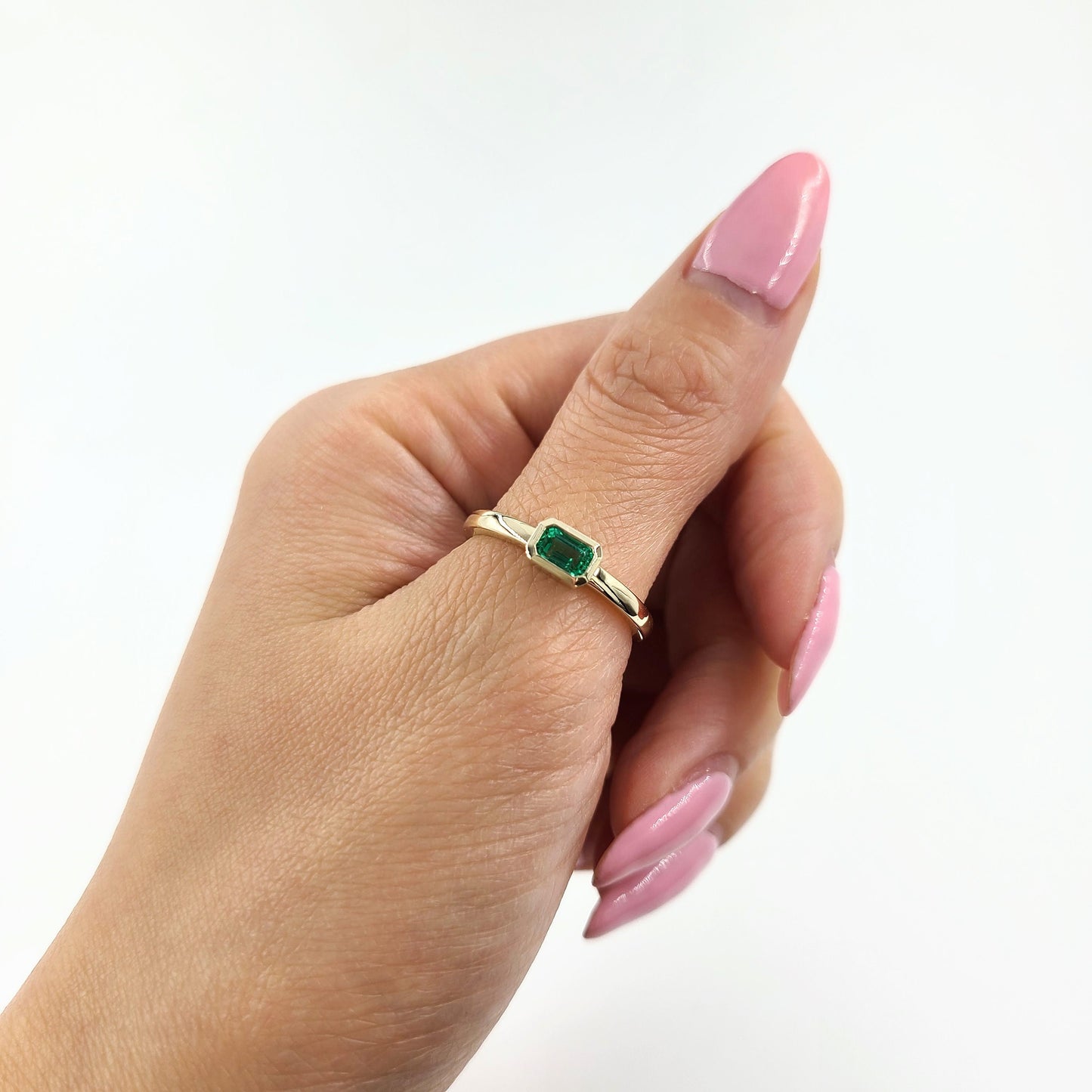 Emerald Bezel Ring: 14K Gold Natural Green Stone