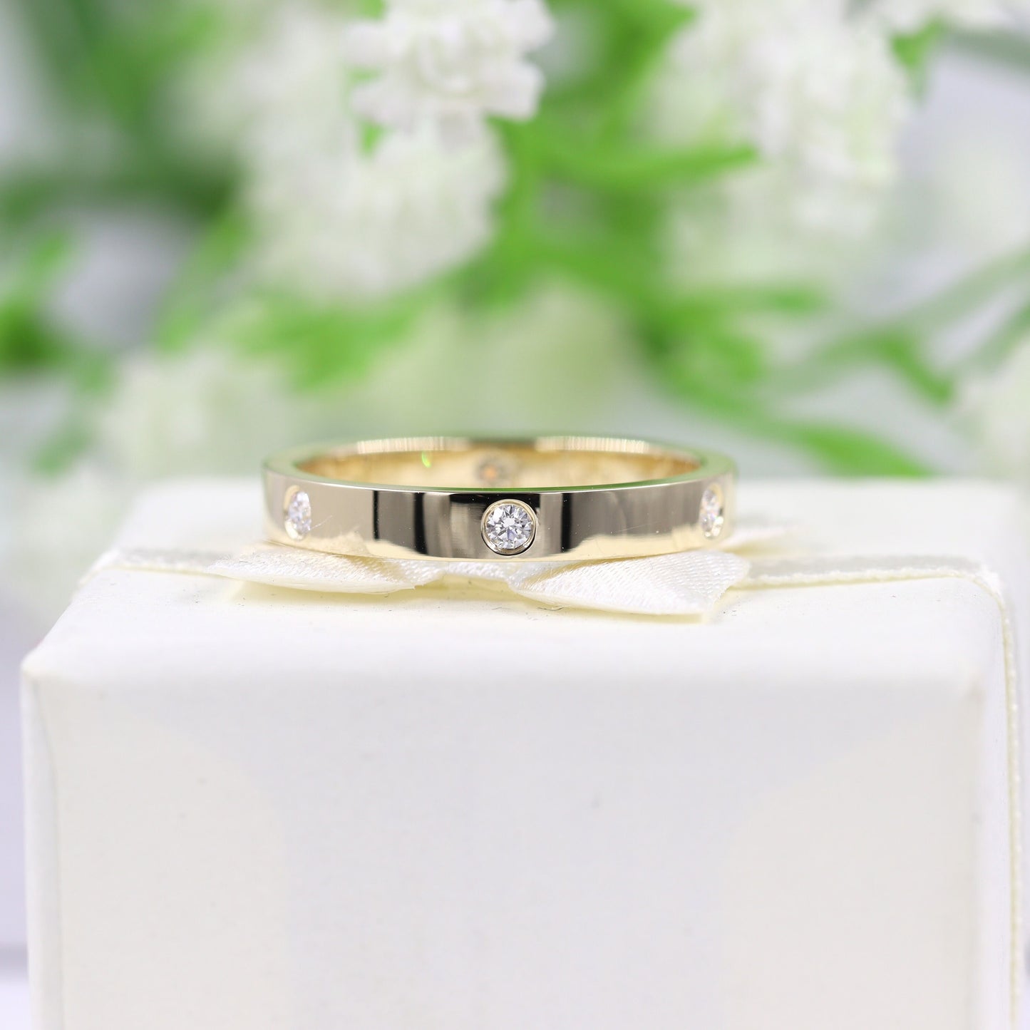 14K Gold Flat Natural Diamond 3mm Wedding Band: Six Diamonds Band - Anniversary Ring