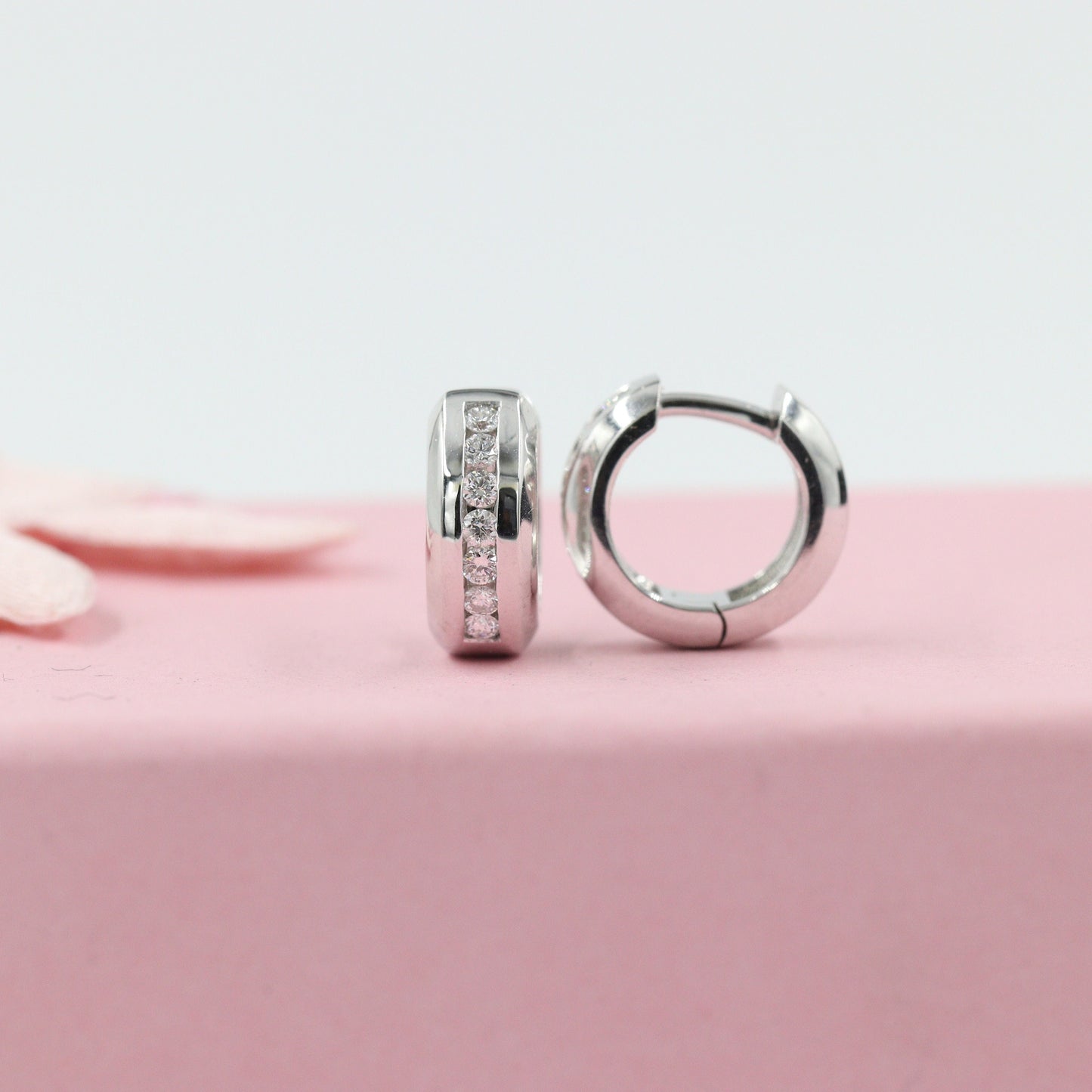 Diameter 11mm 0.24ct Natural Diamond Earrings/4.5mmWidth Hoop Earrings/Diamond Huggies / 14k Gold Diamond Huggie Hoops/ Anniversary gift