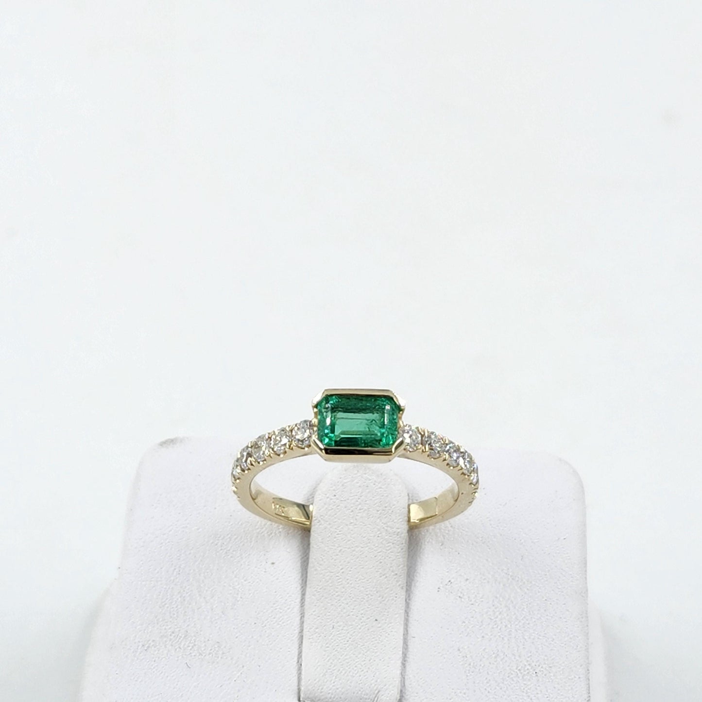 Handmade 14K Gold Emerald Ring with Natural Diamond - Anniversary Gift