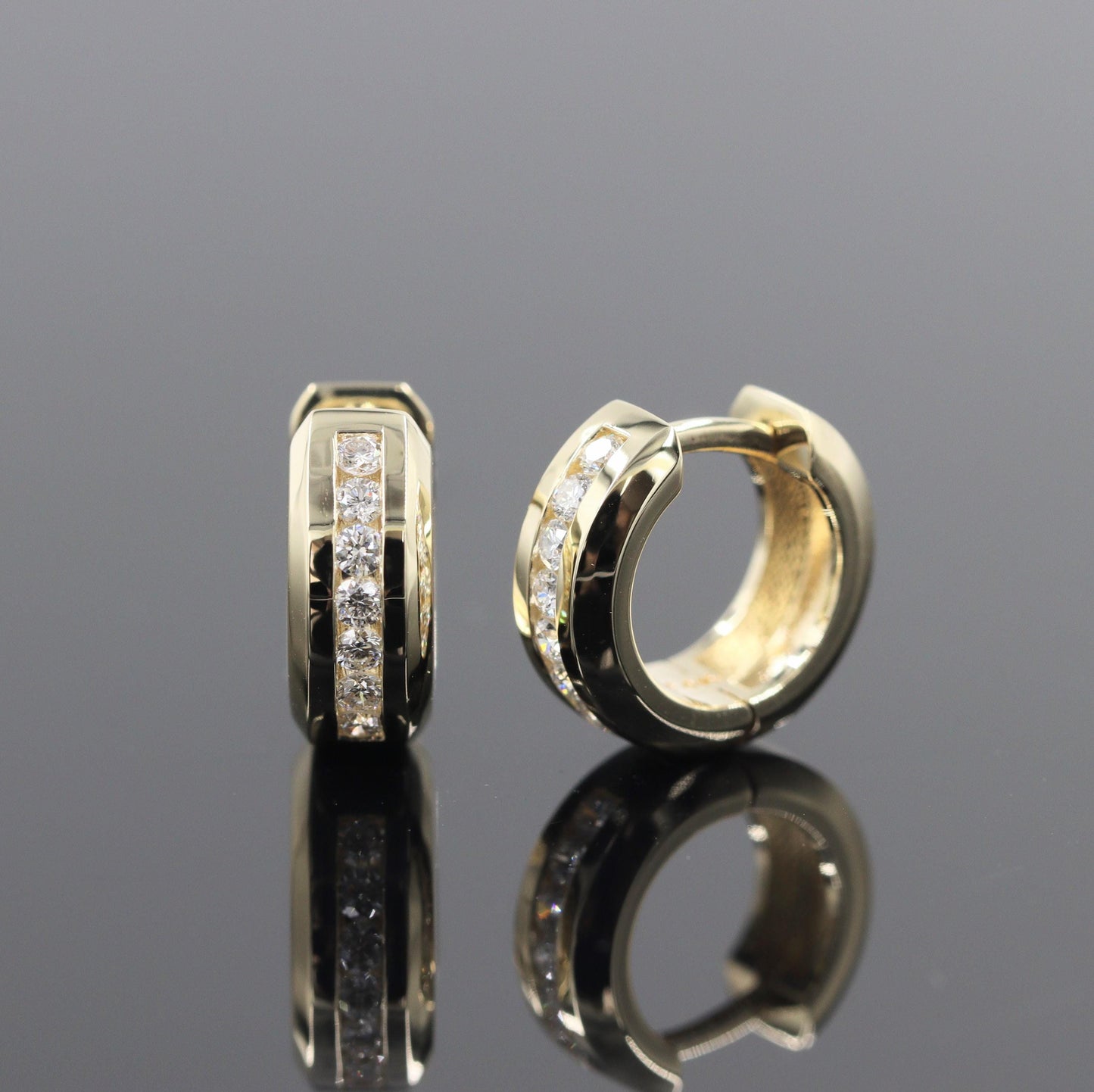 Diameter 11mm 0.24ct Natural Diamond Earrings/4.5mmWidth Hoop Earrings/Diamond Huggies / 14k Gold Diamond Huggie Hoops/ Anniversary gift
