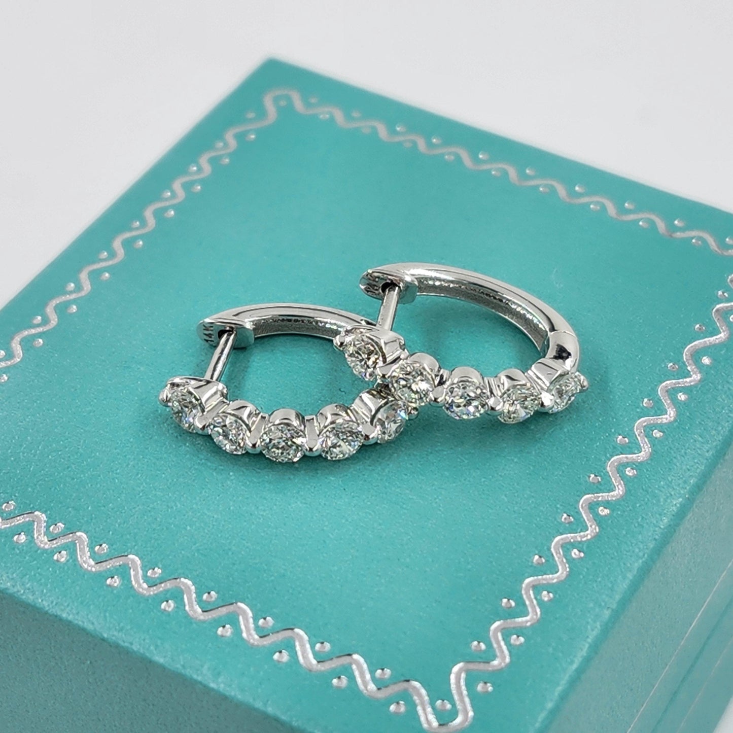Single Prong Five Natural Diamond Hoop Earrings / 14K,18K gold Single Prong 0.88ct Diamond Hoop Earring / Anniversary gift