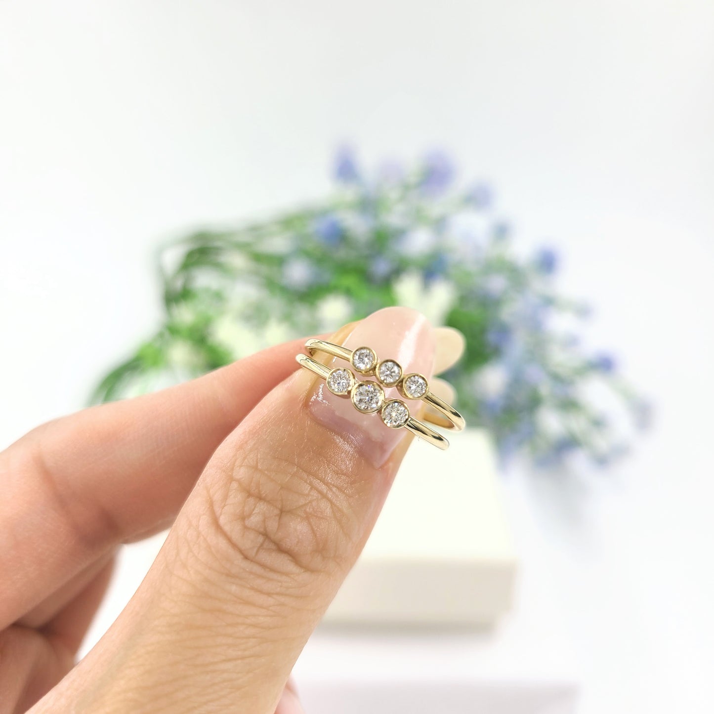 Stackable 0.1ct Diamond Ring/Trio Diamond Ring/Dainty Three Stone Bezel Setting Ring/Bezel set diamond band/Promise Ring/Engagement Ring