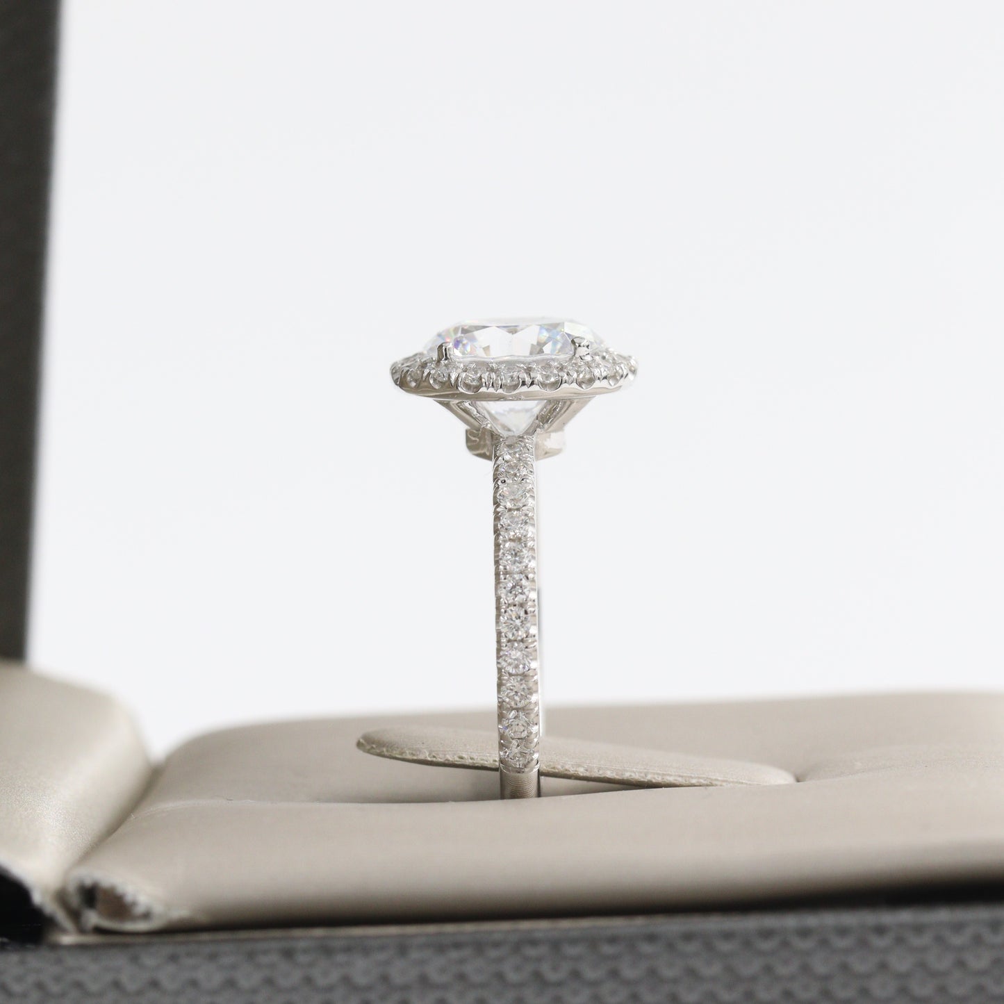 Lab Grown Diamond Halo Ring/3.6ct Lab Grown Diamond Engagement Ring/ Classic Halo Round Cut Bridal Ring/ Propose Ring/Anniversary gift