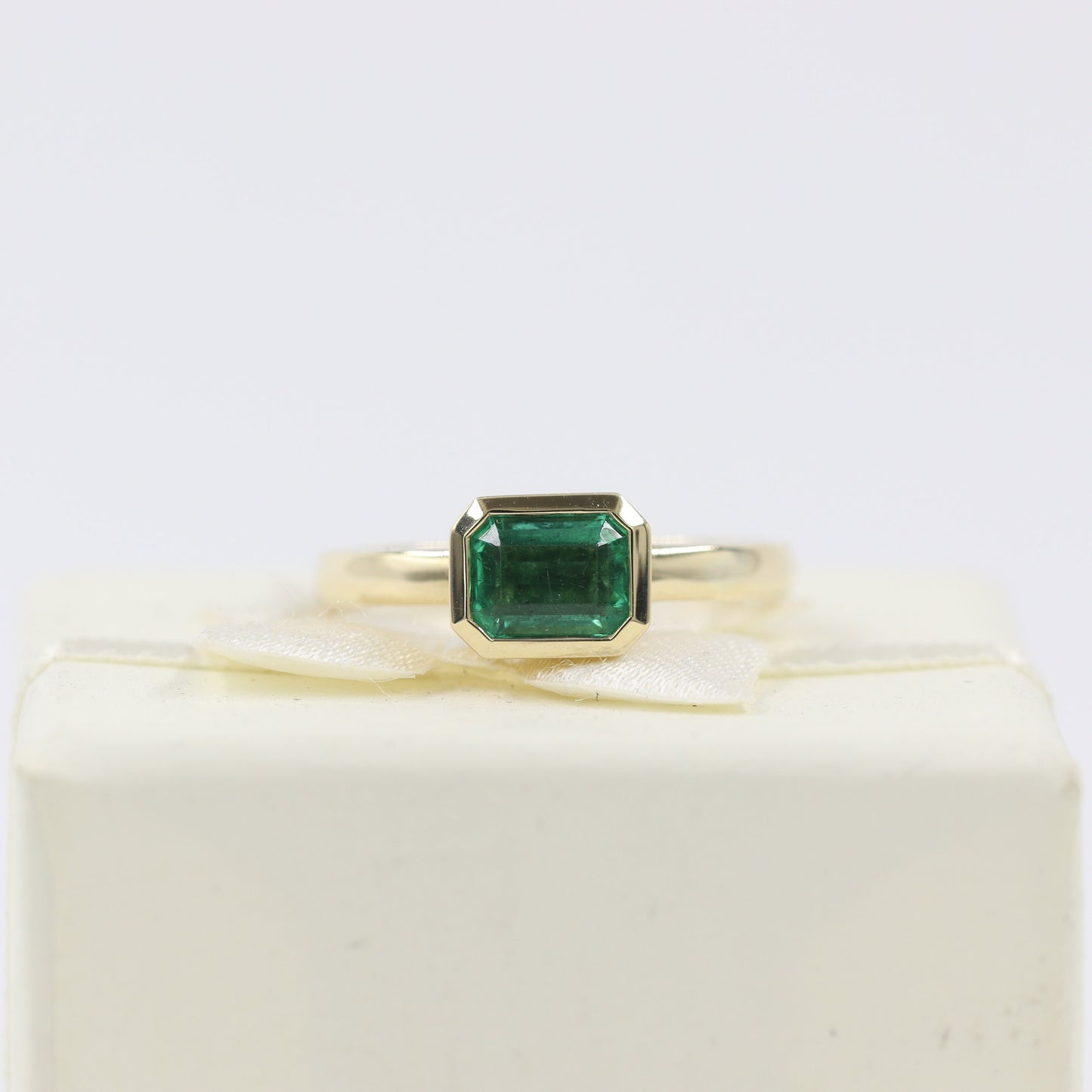 Emerald 0.65ct Bezel Ring/Natural Emerald  Ring / Emerald Engagement Ring /May Birthstone Ring /Green Emerald Engagement Ring / Gift for her