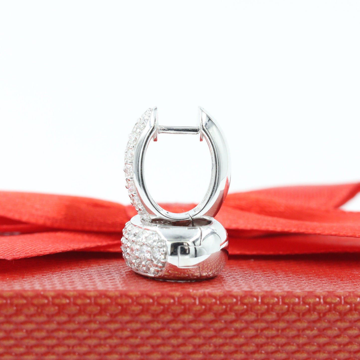 Diameter 15.5mm Diamond Huggies/ 14k Gold Diamond Huggie Hoops/ 6.5mmWidth Hoop Earrings/ Anniversary gift/ Gift for her